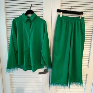 Blouse and pants set